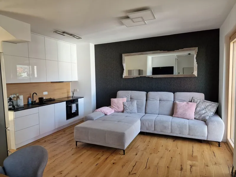 Möblierte 2Zi Wohnung 3 Min Olivaerplatz — photo 1